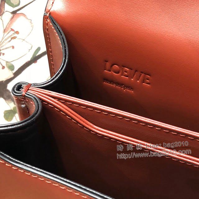 LOEWE包包 羅意威大號Barcelona三角包 10157  tcl1354